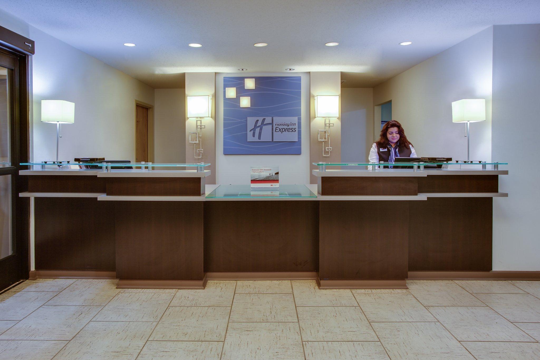 Holiday Inn Express Hotel & Suites Greensboro-East By Ihg Exterior photo