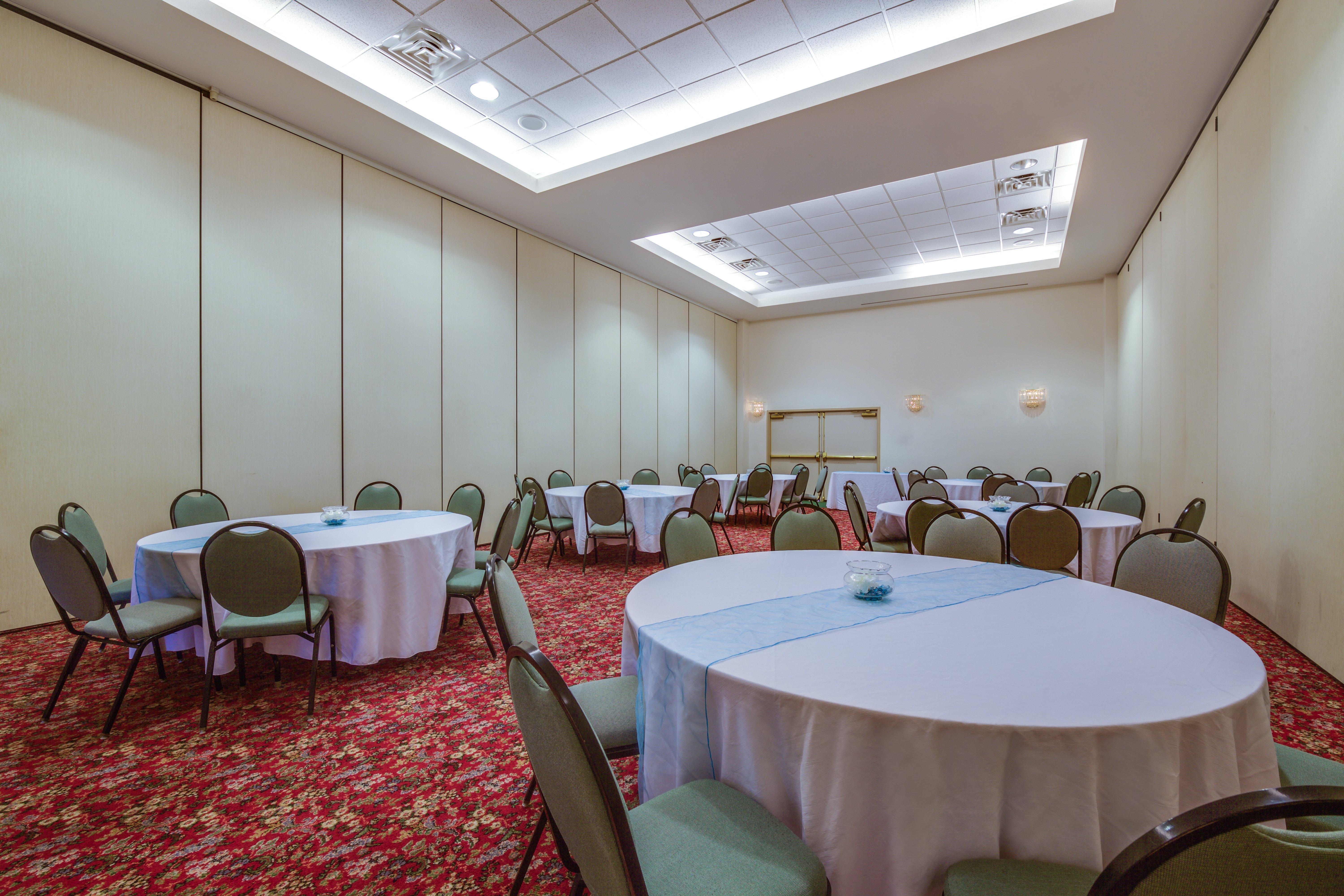 Holiday Inn Express Hotel & Suites Greensboro-East By Ihg Exterior photo